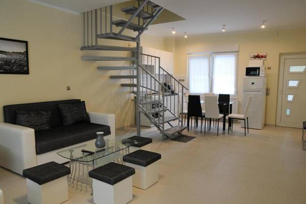 Tóparti Apartmanház