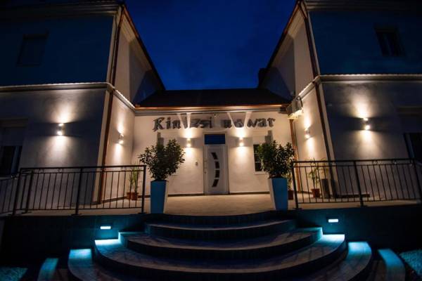 Kinizsi Udvar Apartmanház