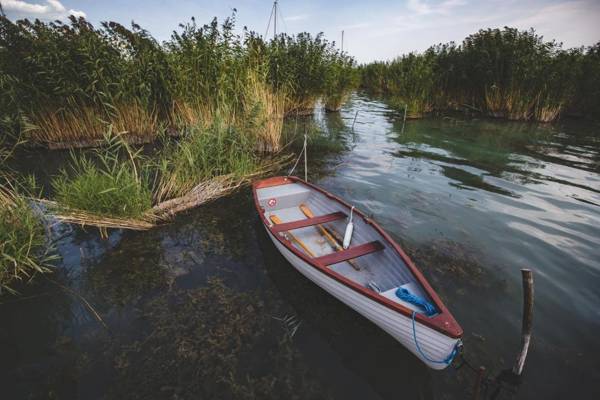 Csónakos ház / The boat house