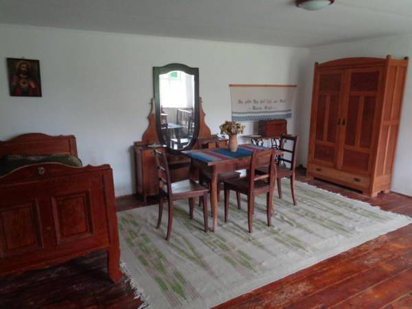 Erdősmecskei sváb vendégházak és Jurtaszállás