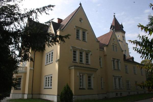 Festetich Kastélyszálló és Zsuzsanna Hotel