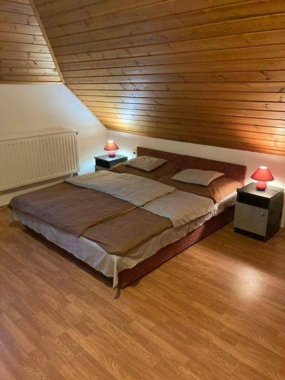 Hat Testvér Fogadó