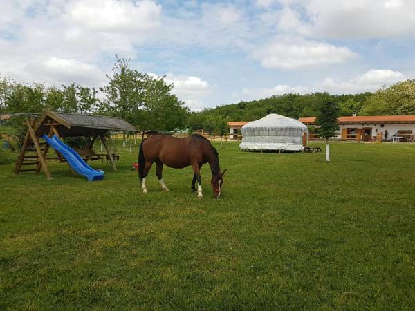 Akácliget Vendégház és Major