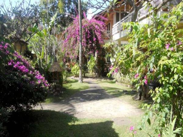 Bali Lovina Beach Cottage