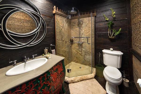 Absolute Beachfront Villa Laut