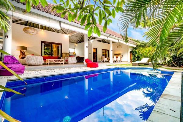 Beautiful 2 Bedroom Villa Private Pool in Seminyak