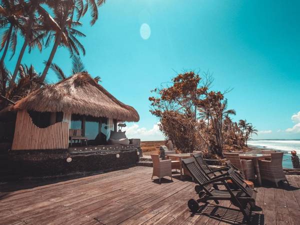 Beachfront Villa Nixie and the Sea