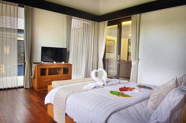Kori Maharani Villas - Two-bedroom Villa with Private Pool 2