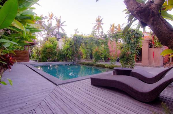 Kubu Kayana Batuan 3 Bedroom With BathTub