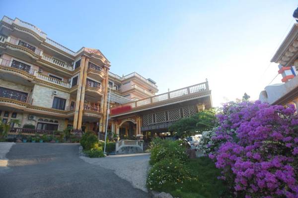 CHRYSANT HOTEL & RESORT 