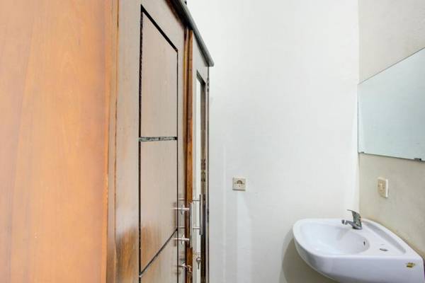 OYO 2965 Silvia Homestay