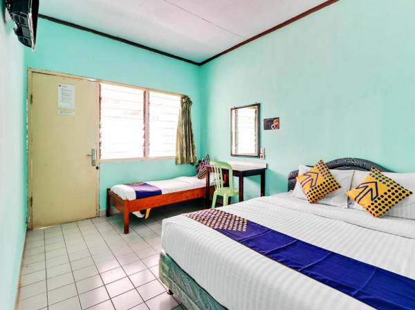 SPOT ON 90003 Villa Tawang