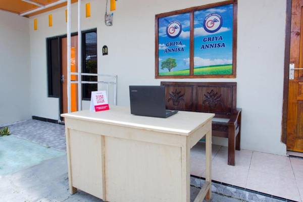 Vaccinated Staff - OYO 2873 Griya Annisa