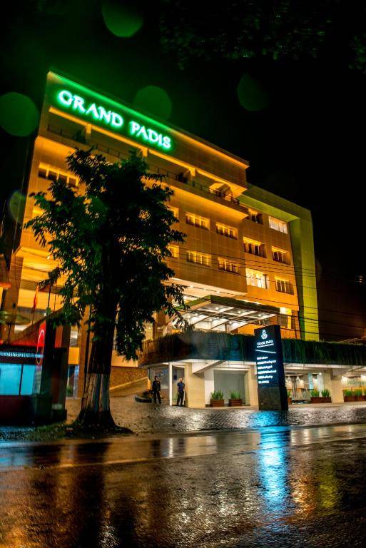 Grand Padis Hotel