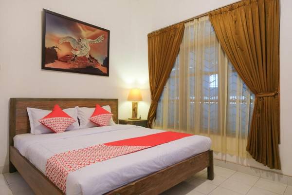 OYO 244 Griya Cemara Homestay