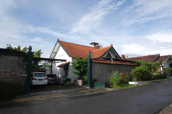 OYO 244 Griya Cemara Homestay