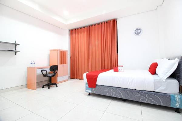 Workspace - RedDoorz Plus @ Affandi Gejayan