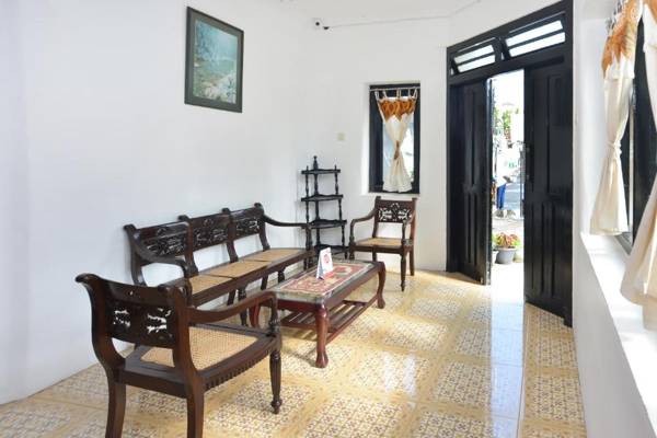 RedDoorz Syariah At Elga Sastro Inn Malioboro