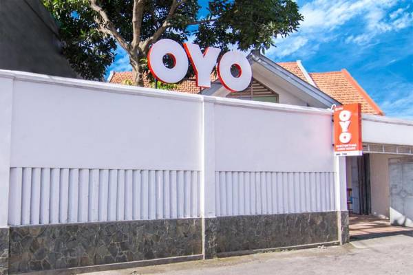 OYO 890 Dewi Fortuna Guest House