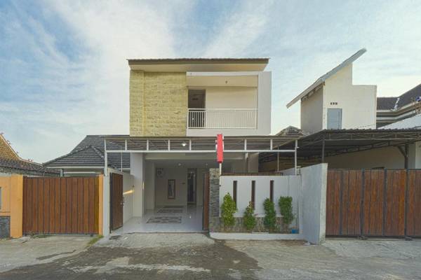 OYO 1542 Yessy Mansion