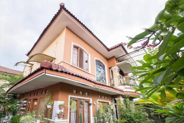 OYO 1806 Puri Arsita Homestay