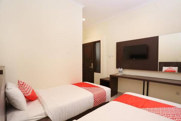 Vaccinated Staff - OYO 1626 Alena Residence