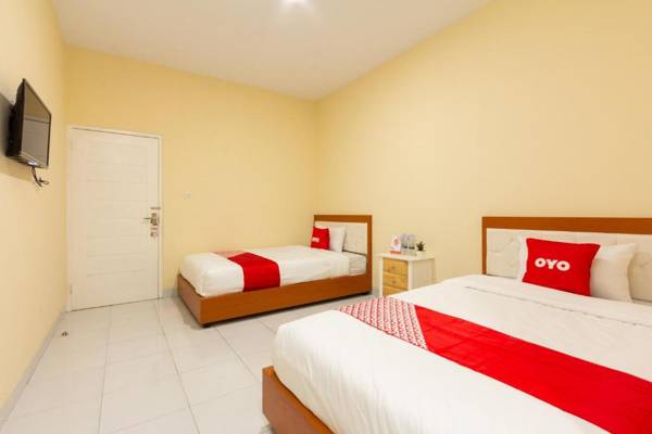 OYO 2008 Sellinas Family Residence Syariah