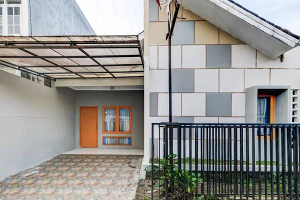 OYO 91239 Kost Rosandy House Yogyakarta