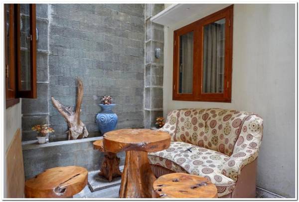 RedDoorz near Lempuyangan Train Station