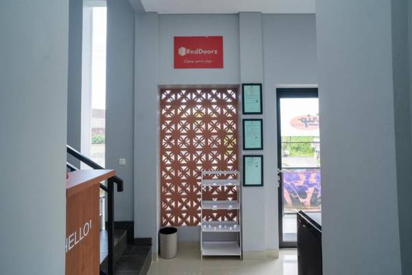 RedDoorz near Sindu Kusuma Edupark 3