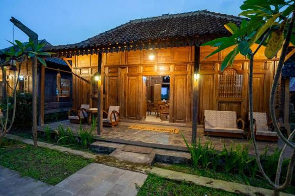Joglo Lesung Heritage Cottage