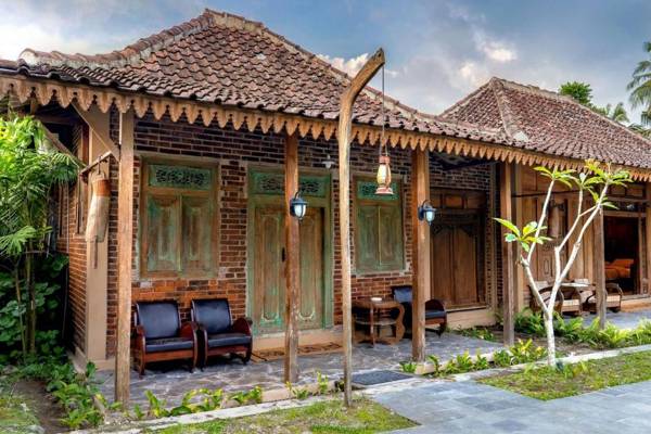 Joglo Lesung Heritage Cottage