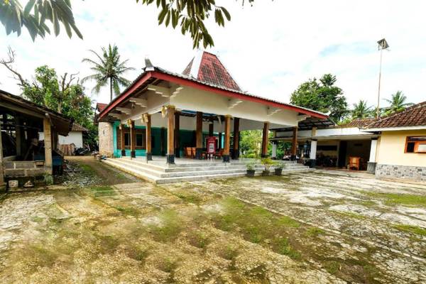 OYO Homes 91119 Desa Wisata Brajan