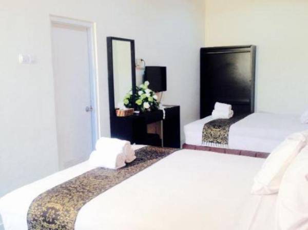 Tirta Kencana Hotel & Garden Resto