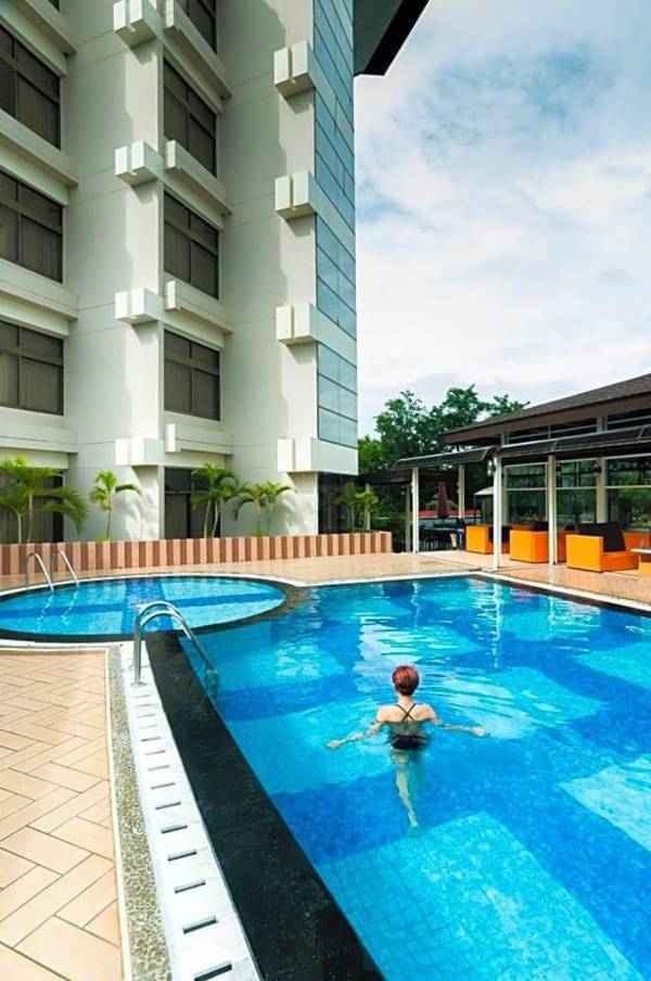 Horison Ultima Makassar