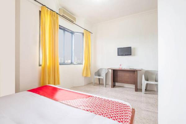 OYO 2704 Hotel Transit 2