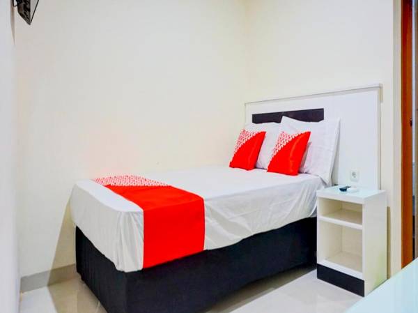 OYO 90394 Guest House Sentosa