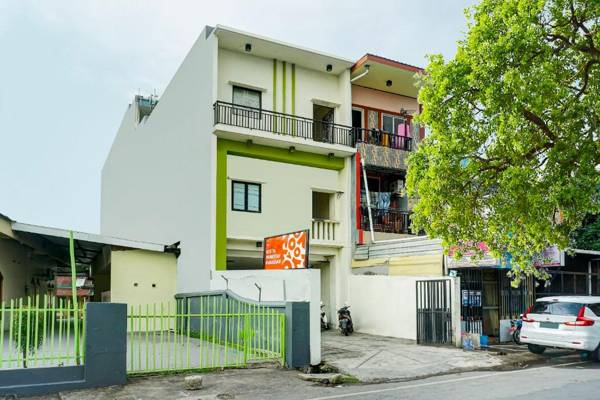 OYO 91182 Kos&#x27;ta Homestay Makassar