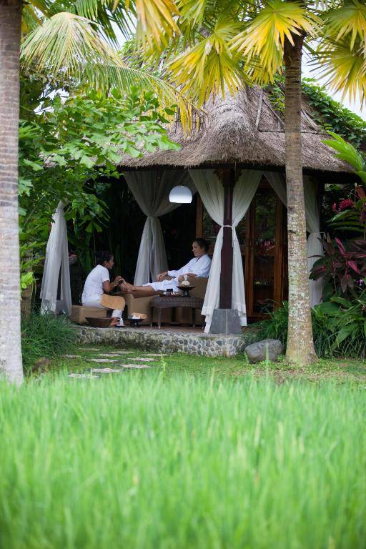 Bebek Tepi Sawah Restaurant & Villas