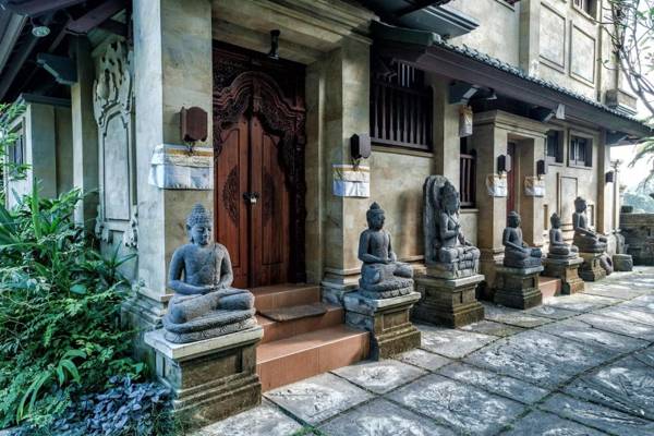 Murni's Houses & Spa