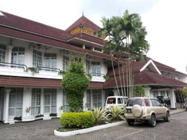 Crown Hotel Tasikmalaya