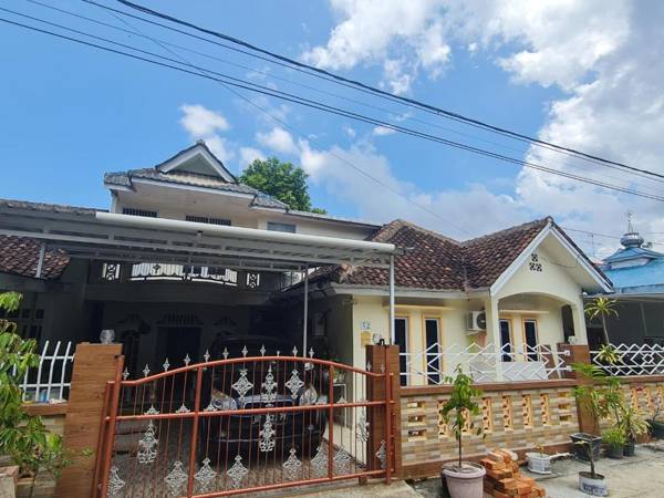 OYO 90998 Wisma Pinggir