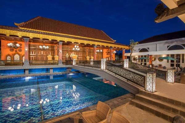 Ramada Suites By Wyndham Solo