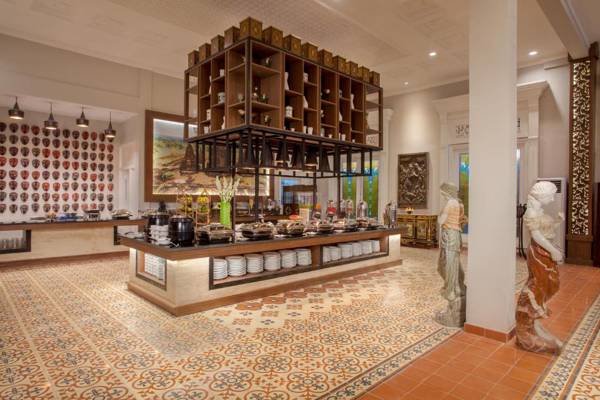 Ramada Suites By Wyndham Solo