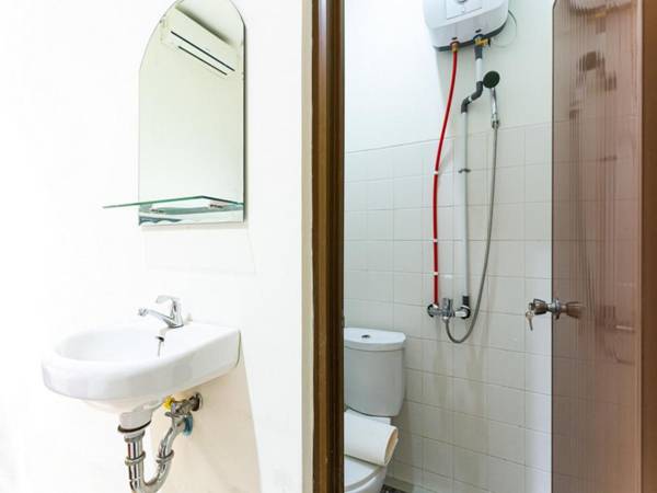 RedDoorz @ Urip Sumoharjo Solo