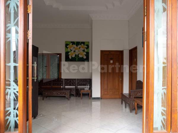 Tjahaja Baroe Syariah RedPartner At Dukuh Kupang