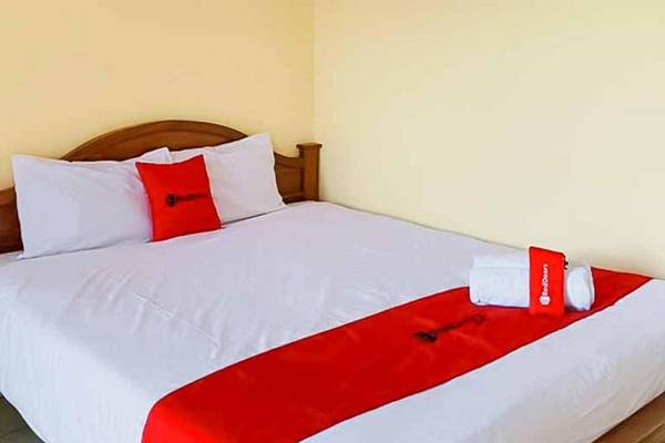 RedDoorz Syariah near T1 Juanda Airport 2