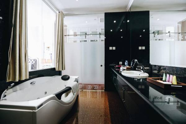 Golden Tulip Legacy Surabaya