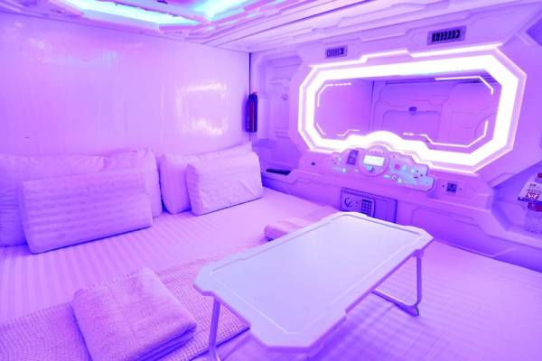 Tab Capsule Hotel - Kayoon Surabaya