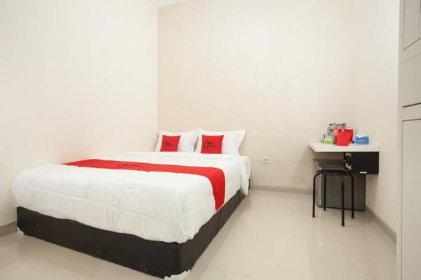 RedDoorz Plus At K23 Rungkut Madya